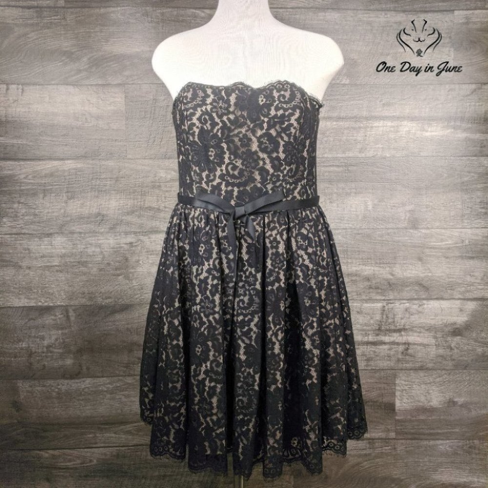 Robert Rodriguez Lace Cocktail Dress